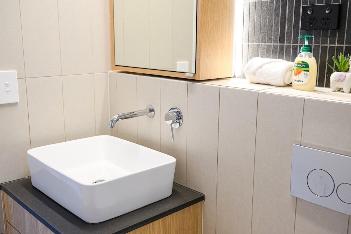 Luxury 2br Near Train Shopping Center Sydney