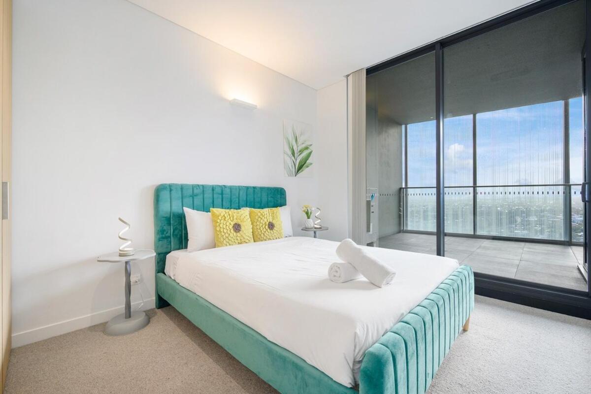 Luxury 2br Near Train Shopping Center Apartment *