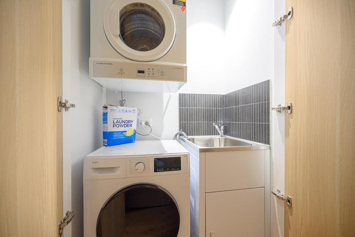 Apartment Luxury 2br Near Train Shopping Center *