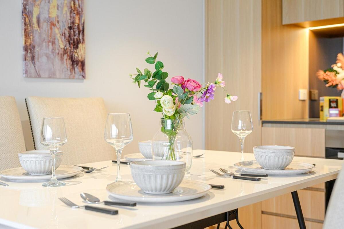Luxury 2br Near Train Shopping Center Sydney