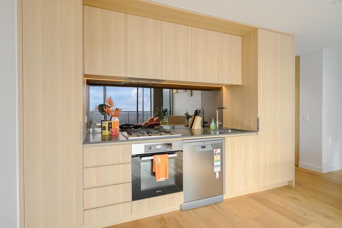 Apartment Luxury 2br Near Train Shopping Center *