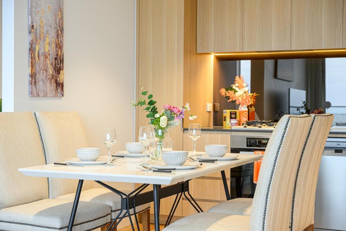 Apartment Luxury 2br Near Train Shopping Center *